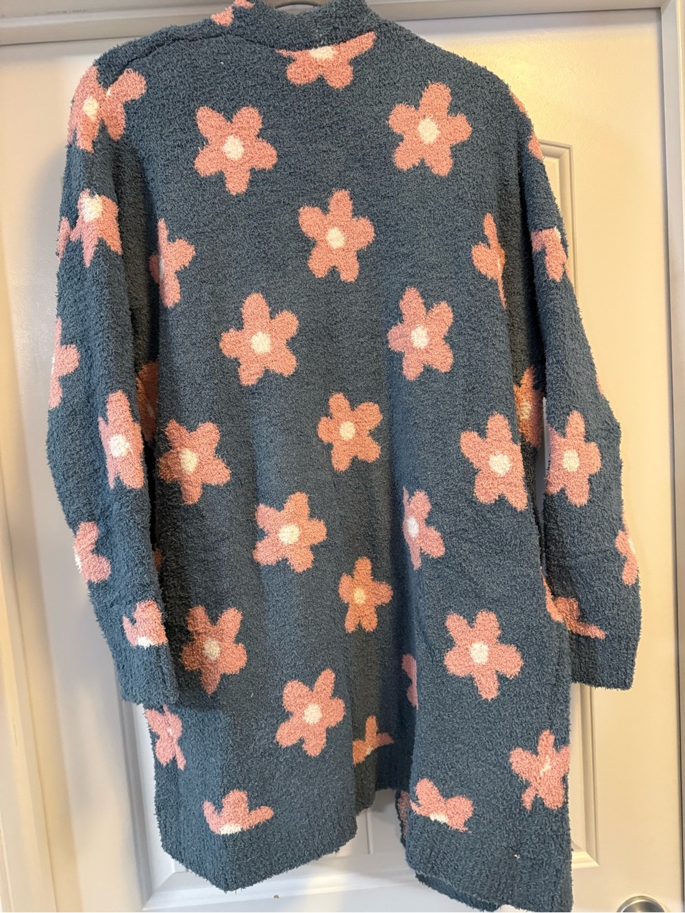 Blakeley Cozy Floral Open-Front Cardigan Sweater - Picture 4 of 4